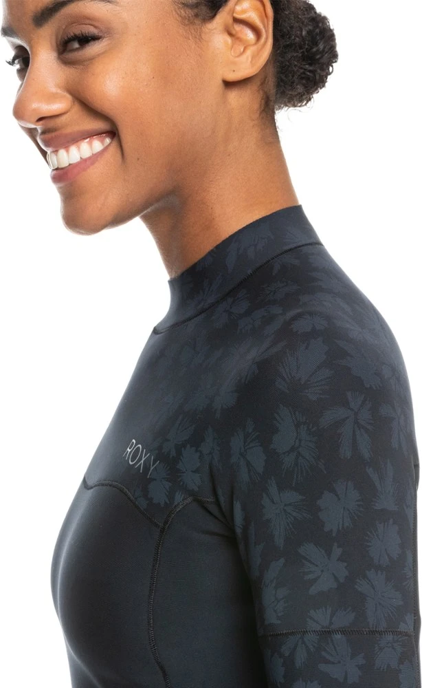 Roxy 1.0 mm Swell Long-Sleeve Q-Lock Wetsuit Jacket - Women's 4 Roxy 1.0 mm Swell Long-Sleeve Q-Lock Wetsuit Jacket - Women's - Image 4