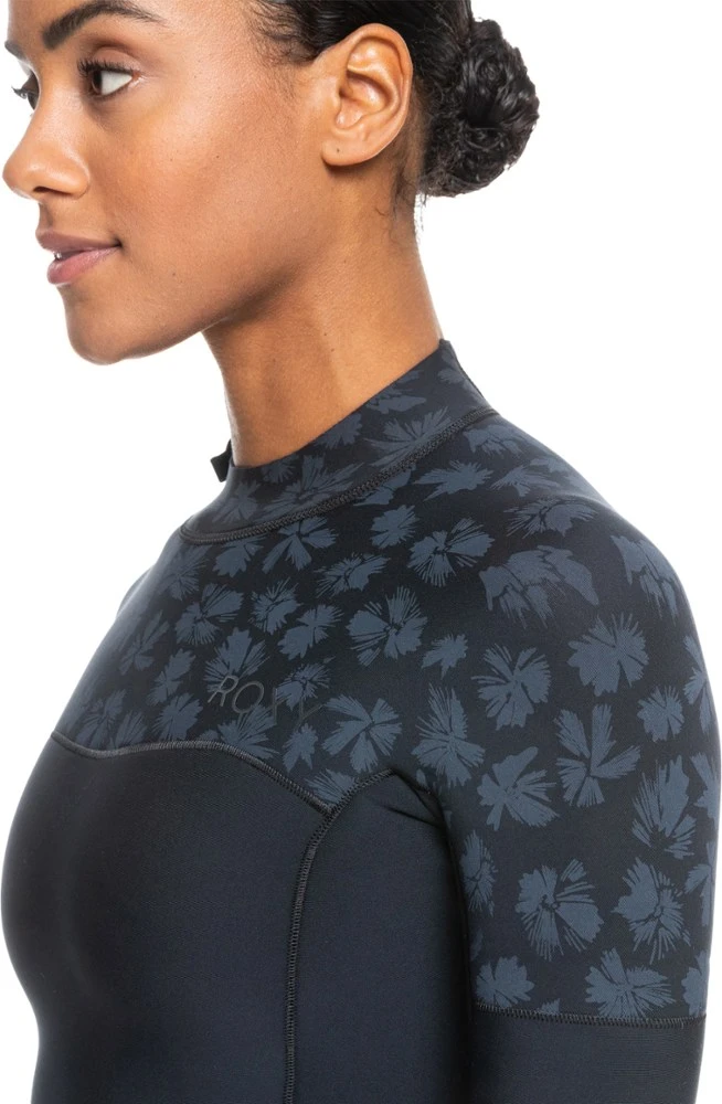 Roxy 2/2 mm Swell Back-Zip Short-sleeve Q-Lock Springsuit Wetsuit- Women's 4 Roxy 2/2 mm Swell Back-Zip Short-sleeve Q-Lock Springsuit Wetsuit- Women's - Image 4