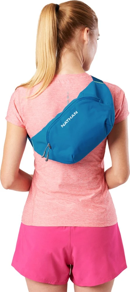 Nathan Limitless Run 2 L Hydration Sling 3 Nathan Limitless Run 2 L Hydration Sling - Image 3