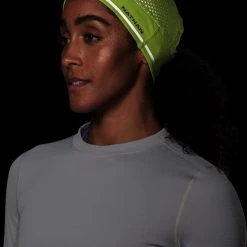 Nathan HyperNight Reflect Ponytail Beanie -Teravail Sales Store d0a06d39 de31 4ea7 9bf5 66d716c46c4a